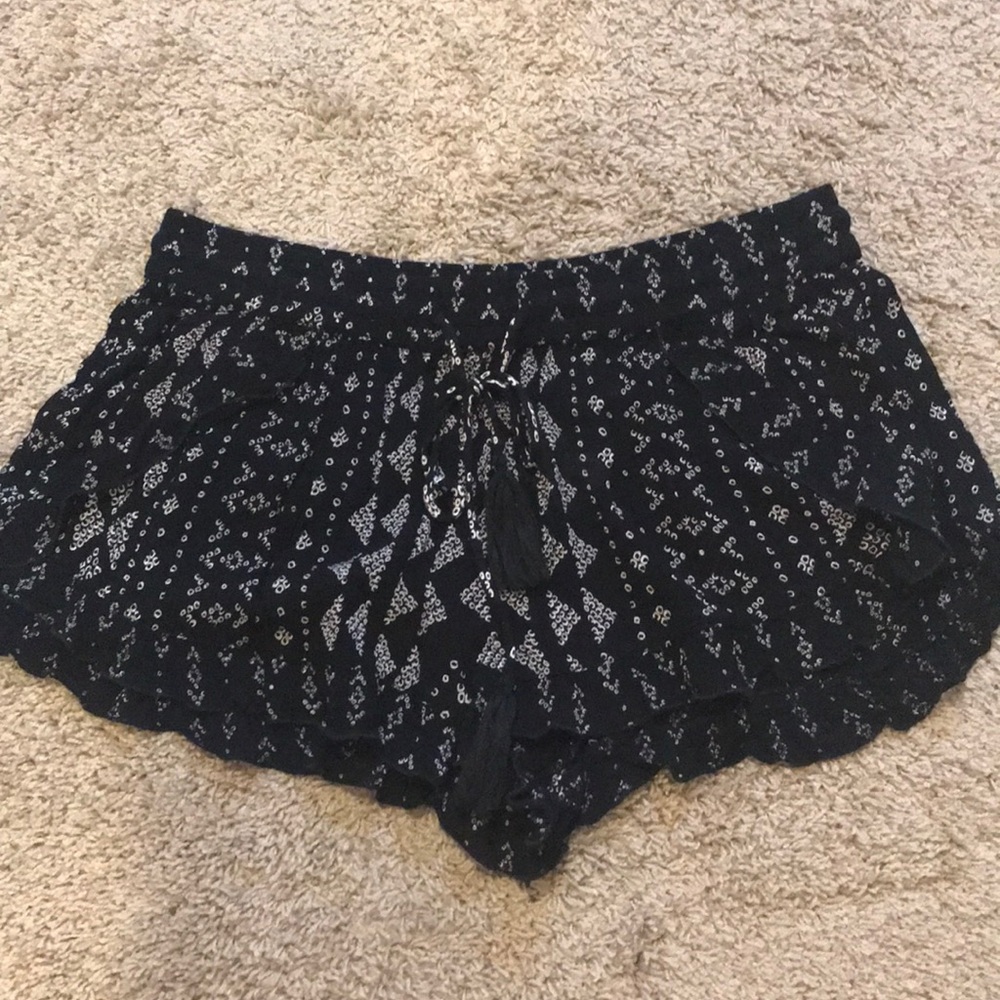 Never been worn ruffle patterned shorts